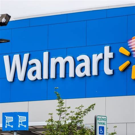 Walmart inaugura local que arrendó a Montserrat y busca sumar .